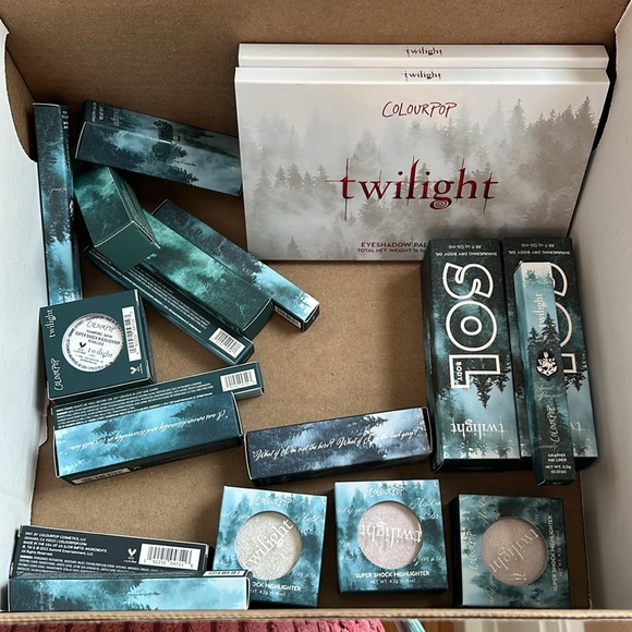 🔥SALE TWILIGHT X COLOURPOP FULL COLLECTION - Picture 9 of 9